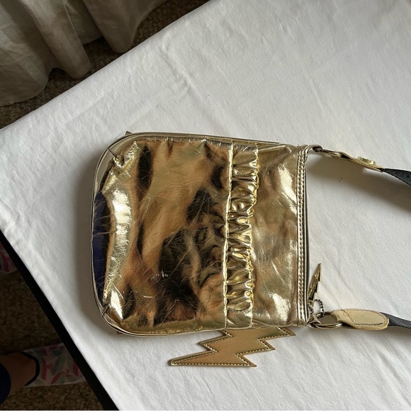 Betsey Johnson Betseyville Ruf Love Crossbody Handbag in Gold with Black accents - Picture 4 of 13